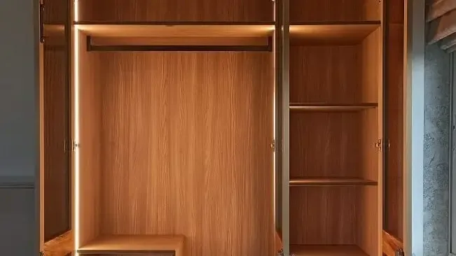 Adjustable Display Shelves